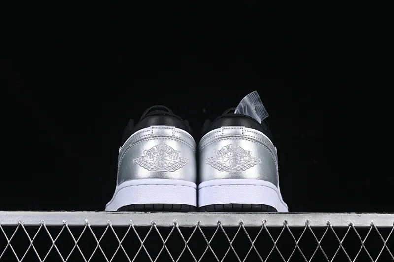 All categories Air Jordan Jordan series basketball shoes Air Jordan 1 Low Air Jordan 1 Low AJ1 Joe 1 black and white silver low-top cultural basketball shoes 553558-131